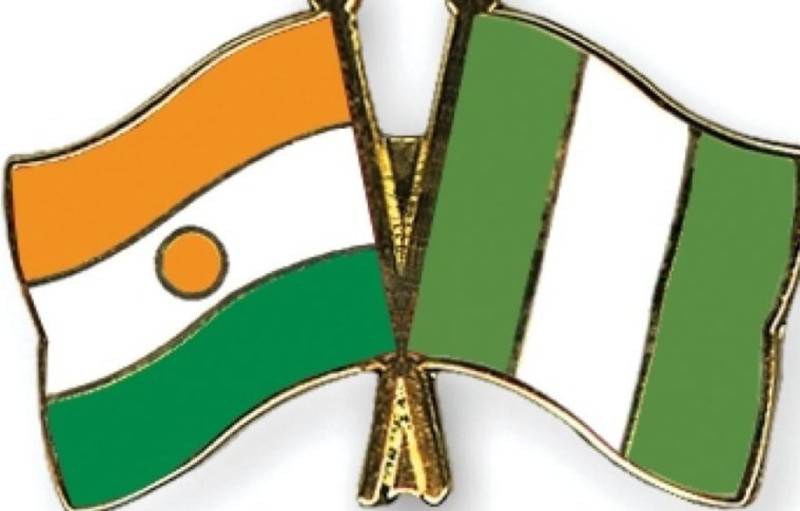 Niger Nigeria flags pins