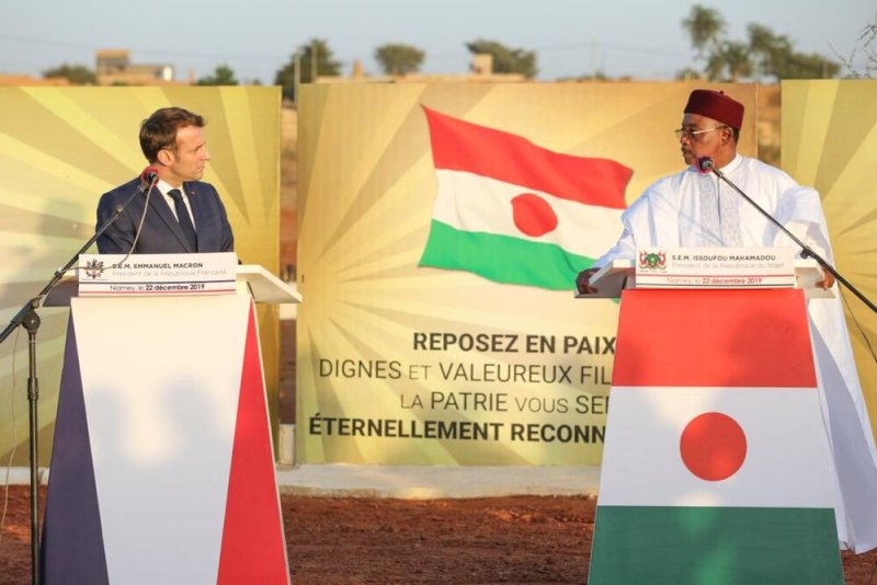 Issoufou Macron conference de Presse Niamey