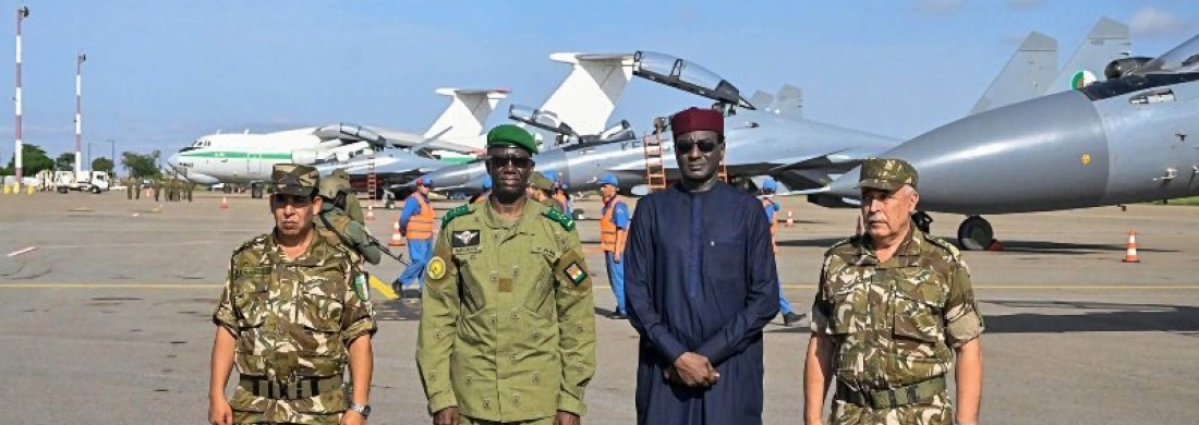 Tentative de déstabilisation au Niger : l’Algérie « dépêche » quatre avions de chasse à Niamey, en soutien aux forces armées