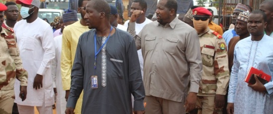 Commerce : le ministre Abdoulaye Seydou sanctionne les Établissements Charfo d’une interdiction temporaire d’activités pour pratiques frauduleuses