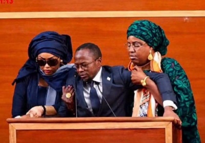 Sénégal : le Président Diomaye opte pour le référendum après l’adoption controversée d’une révision de la Constitution par le Parlement