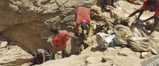 Nigéria : Des Populations locales impuissantes, piégées dans les mines, sous le contrôle des terroristes !