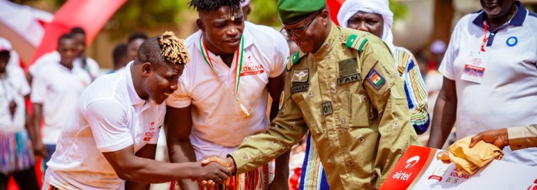 Kokowa Airtel 2026 : le gladiateur Aibo Hassane de Maradi remporte le trophée à Tahoua