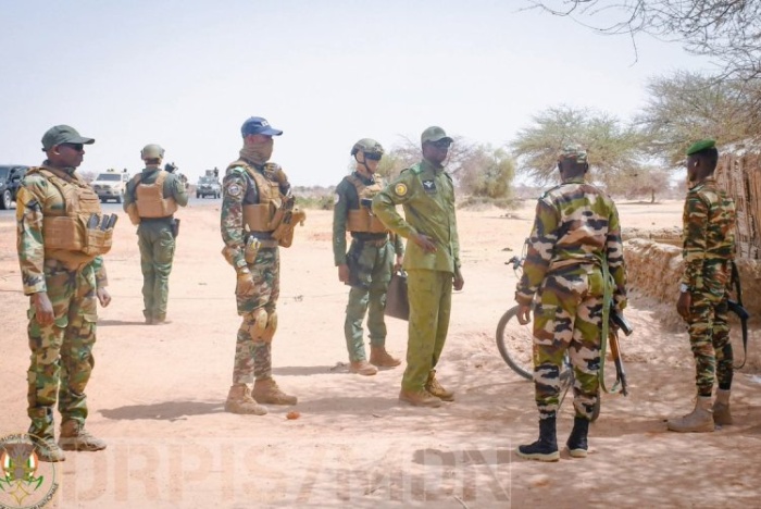 Nouvelle attaque de l’aéroport de Niamey : 11 soldats et 2 civils tués, 22 assaillants neutralisés et 20 suspects interpellés (Ministère de la Défense)