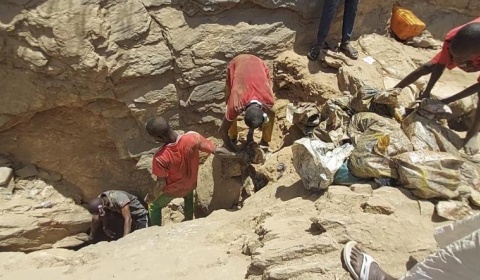Nigéria : Des Populations locales impuissantes, piégées dans les mines, sous le contrôle des terroristes !