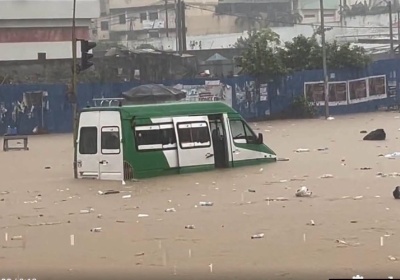 Côte d’Ivoire : une vingtaine de morts enregistrés en 48 h de pluies à Abidjan, plusieurs villes côtières submergées par les eaux