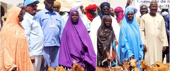 La SORAZ renforce son engagement sociétal : 240 chèvres rousses de Maradi remises à 80 femmes des villages riverain