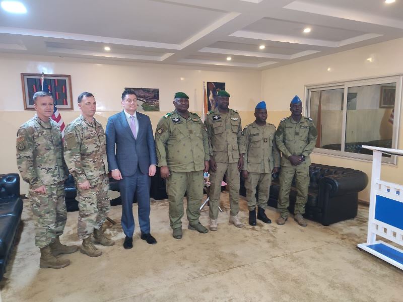 delegation americaine et nigerienne retrait Soldats US