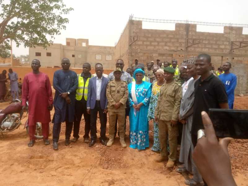 visite ministre education chantier construction classes en materiaux definitifs Niamey