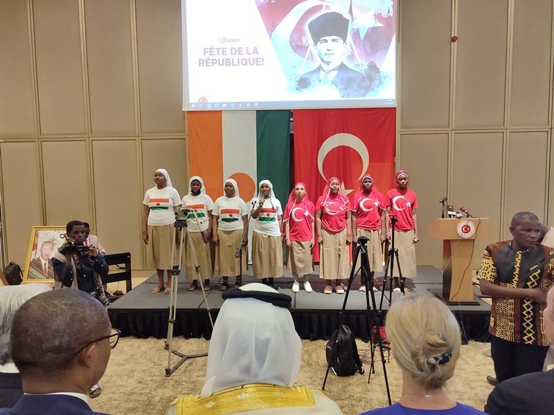 102 anniverssaire republique turque Niamey BIS