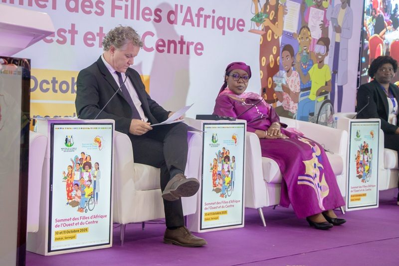 Filles Nigeriennes Sommet jeunes Filles Dakar BIS2