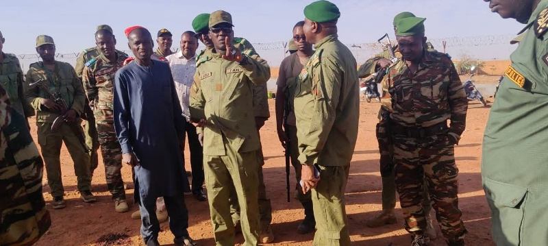 Gouverneur Tahoua visite apres attaque terroriste base drone