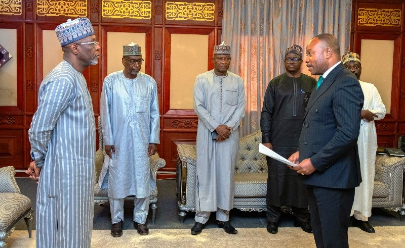 Guy Mesmin ADOUA OYILA presentation lettres Ministre Bakary Sangare