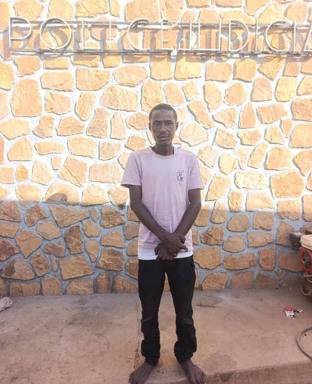 Individu surnomme procurerur voleur