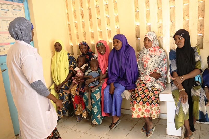 Nana Mariama Mahamadou et patients