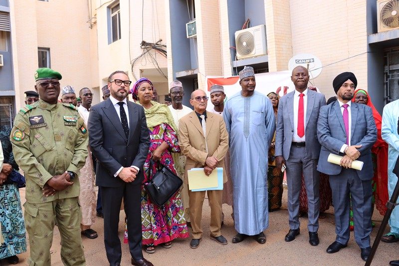 Remise ambulance don Contec Global BIS5