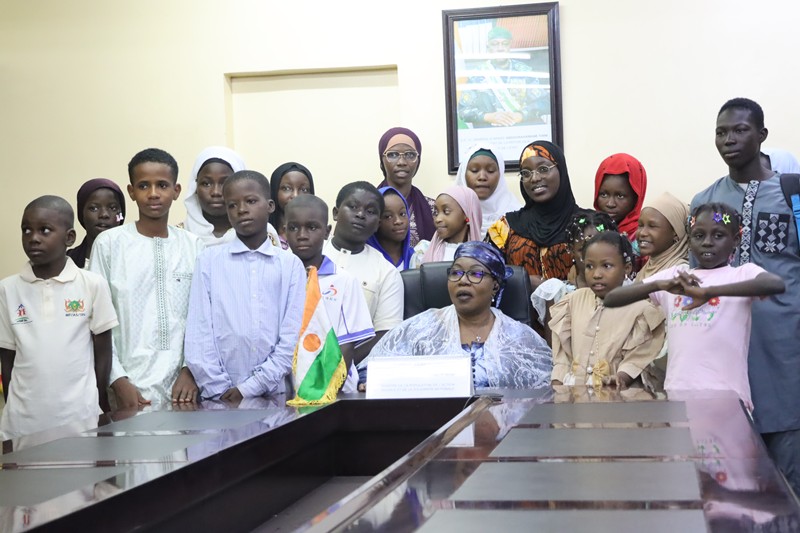 Rencontre enfants reporters et Ministre Pr Sidikou