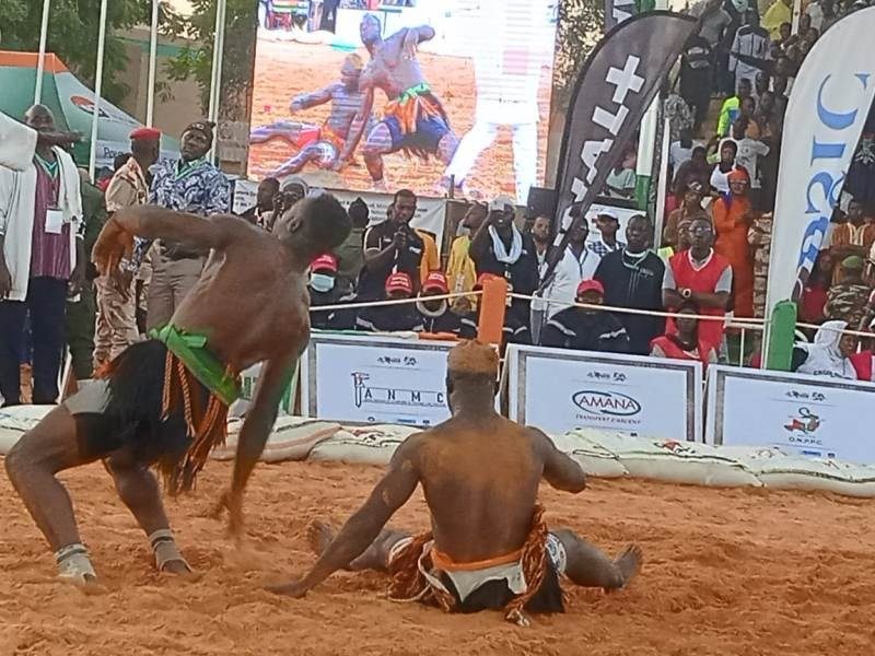 lutte traditionnelle sabre Niger BIS1