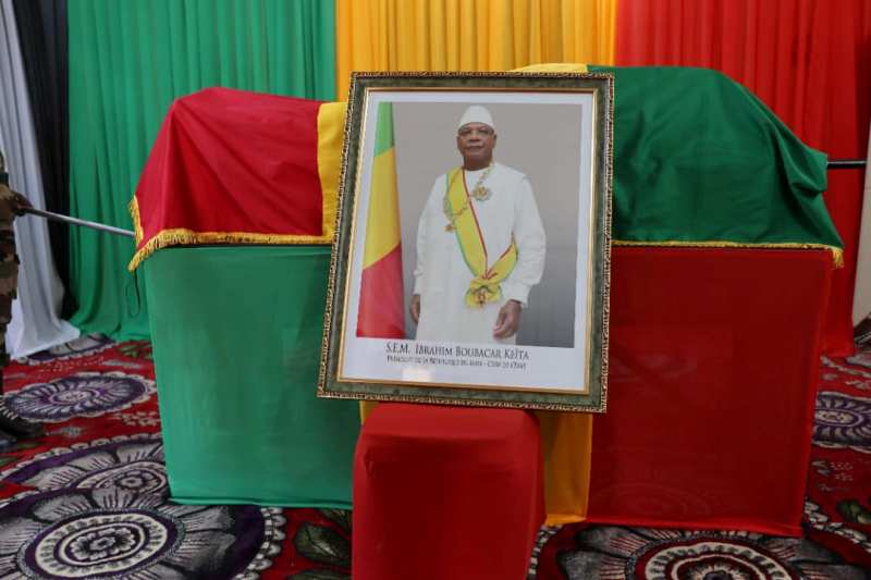 mali-derniers-hommages-de-la-nation-a-l-ex-president-ibk-inhume-ce-vendredi-a-bamako
