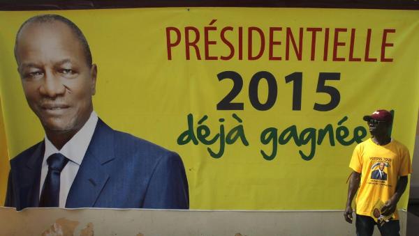 Affiche de campagne du president sortant Alpha Conde