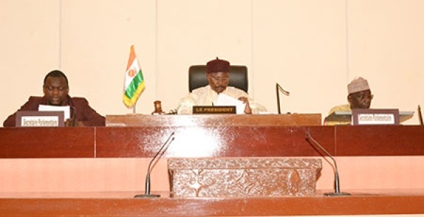 Amadou salifou assemblee presidium