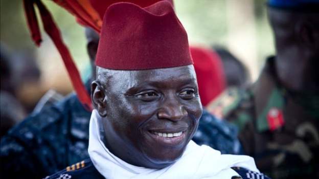 Yahya Jammeh chapeau rouge