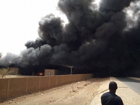 Incendie Niamey route de Goudel