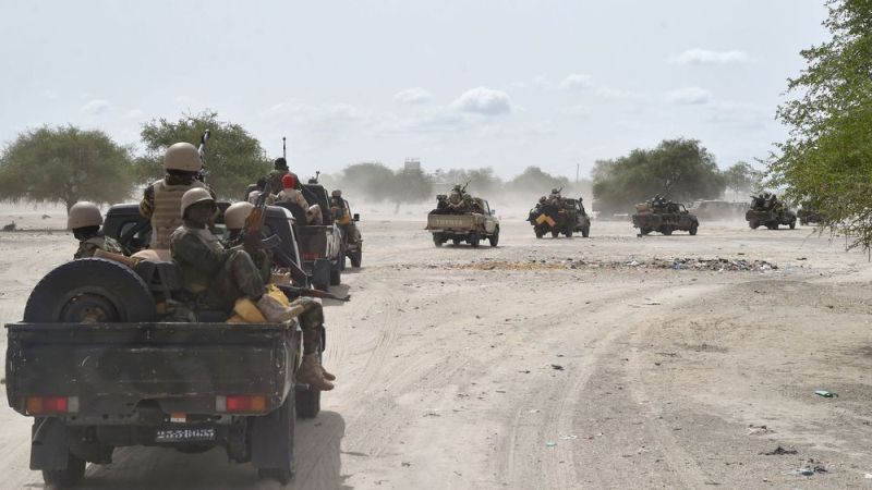 un convoi de l armee nigerienne arrive dans la ville de bosso