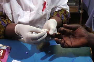 Journée mondiale contre le SIDA : lancement à Niamey, d’une campagne de dépistage volontaire des femmes enceintes