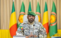 Mali : libération de 82 militaires otages du JNIM/FLA et grâce présidentielle pour l’espion français Yann Vézilier