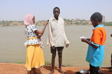 Regards de jeunes reporters sur la vie riveraine à Niamey : un fleuve qui nourrit, qui éduque et qui unit !