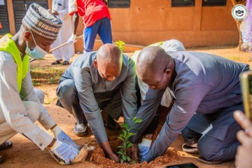 Journée Nationale de l’Arbre : le Centre Technique Kalmaharo reverdit sous l’impulsion de l’ONG Ensemble Main dans la Main Niger-Russie