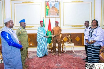 « La Confédérale » : l’hymne de l’AES présenté au Président Traoré à Ouagadougou