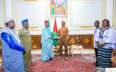 « La Confédérale » : l’hymne de l’AES présenté au Président Traoré à Ouagadougou