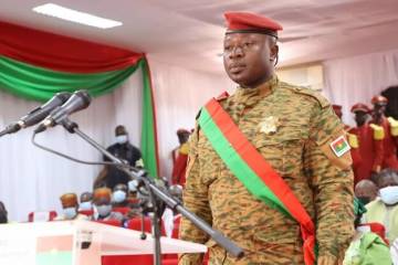 Coup d'État au Burkina Faso : renversé par l'armée, Paul-Henri Sandaogo Damiba démissionne (déclaration)