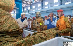 Burkina : le Président Traoré inaugure un complexe industriel textile militaire de 17 milliards FCFA mobilisés « sans crédit »