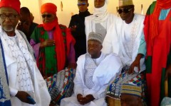 Dosso : l’honorable Amadou Seydou Sounna Djermakoye triomphalement accueilli et officiellement installé comme Sultan