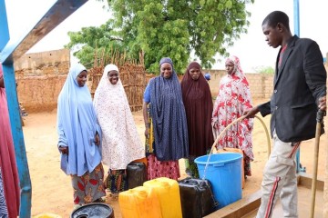 Maradi : quand l'eau, les greniers communautaires et l'éducation des filles transforment le Sahel [Reportage]