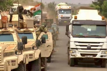 Solidarité AES : 82 citernes d’hydrocarbures du Niger arrivent au Mali sous escorte militaire