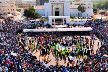 An1 du retrait de la CEDEAO : le Niger célèbre l’AES avec une cérémonie d’adieu spectaculaire