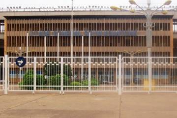 Infrastructures sportives: la CAF suspend l'homologation du Stade Seyni Kountché de Niamey pour les matchs internationaux
