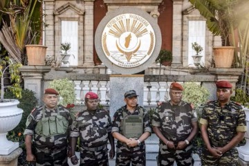 Coup de force à Madagascar : des militaires annoncent la prise du pouvoir après la destitution du président Andry Rajoelina