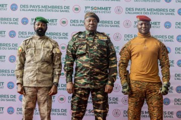 Sommet du Collège des Chefs d’Etat de l’AES : à Niamey, les Présidents Tiani, Traoré et Goita posent les jalons d’une Confédération