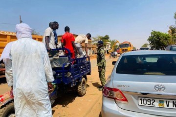 Interdiction du Transport de personnes en tricycle à Niamey : Des sanctions pour mettre fin à l’anarchie en attendant de véritables solutions à la mobilité urbaine