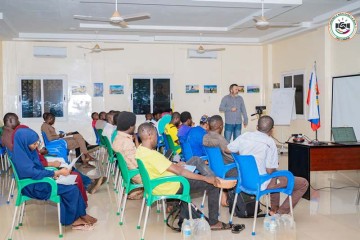 Langue russe : la deuxième session des cours gratuits de l’ONG Ensemble Main dans la Main Niger–Russie se poursuit avec succès à Niamey