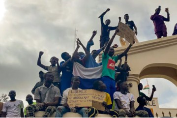 Le politologue franco-camerounais Charles Onana décrypte le recul historique de l’influence française en Afrique